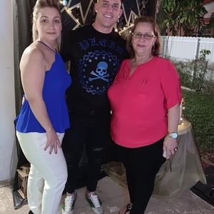 Meet your Posher, Flora